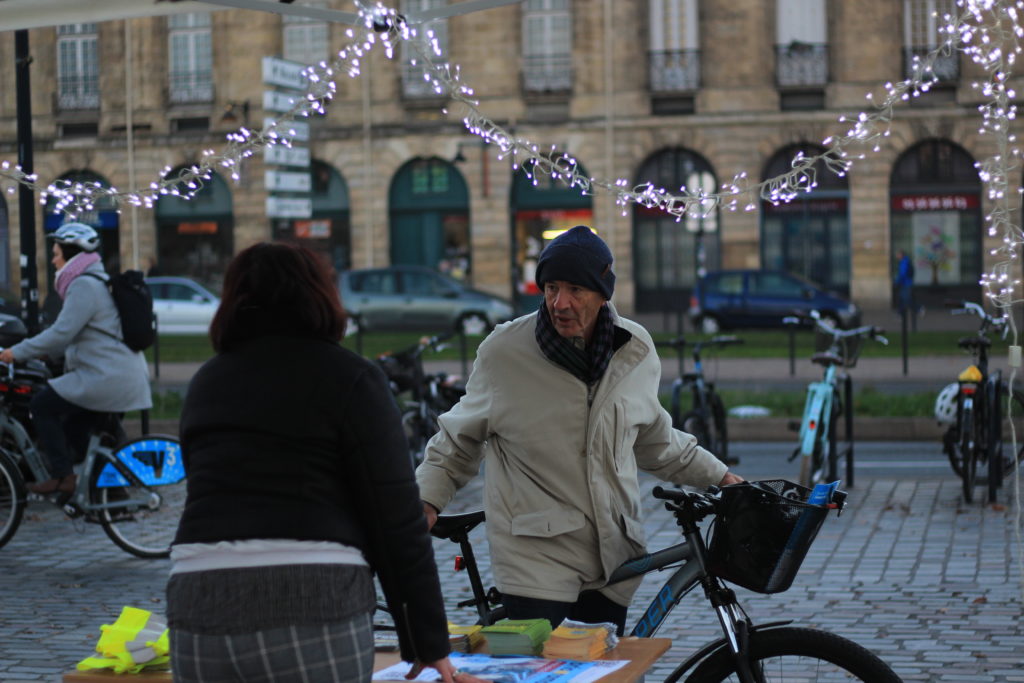 Cyclistes, brillez - Sensibilisation sur l'éclairage à vélo Vélo-Cité